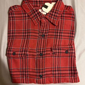 Levi’s Slim Fit Casual Button Down Shirt. Size Small